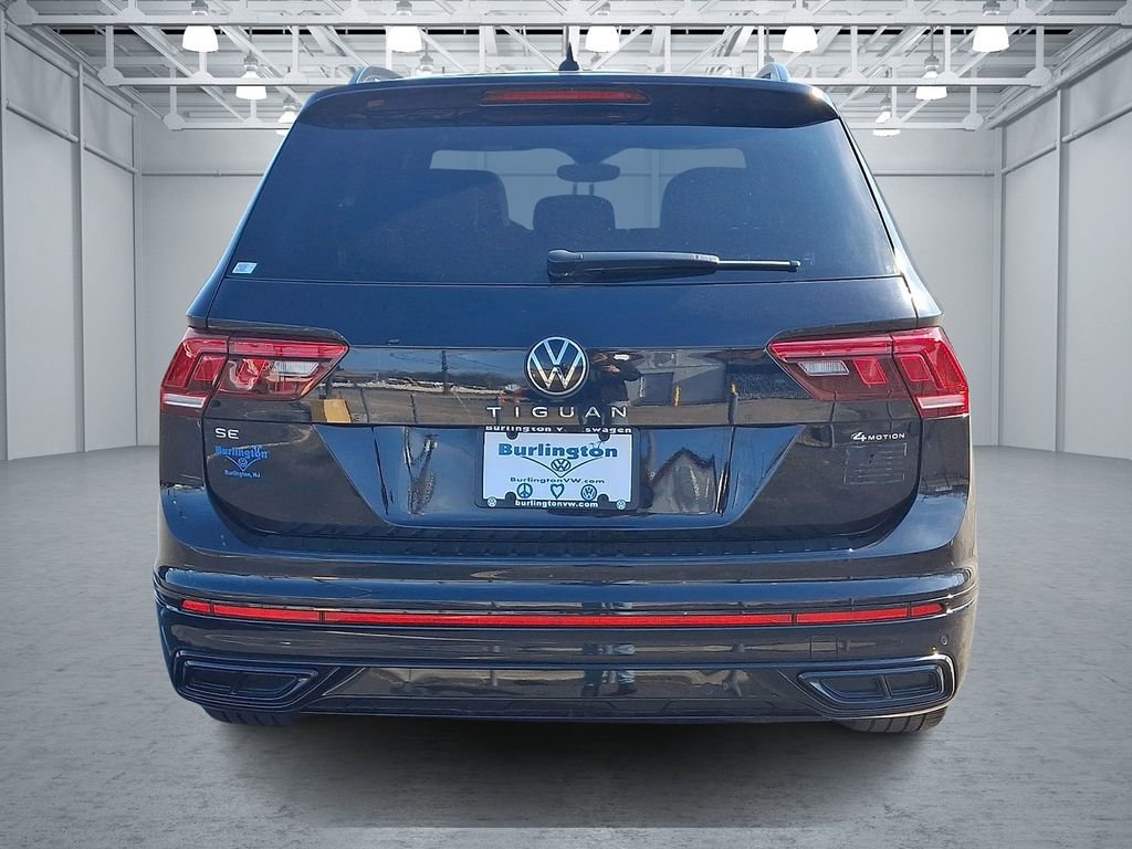 Certified 2023 Volkswagen Tiguan SE R-Line image 5