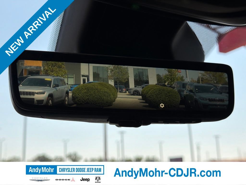 Used 2025 Jeep Grand Cherokee Limited w/ Luxury Tech Group II AWD/4WD image 37
