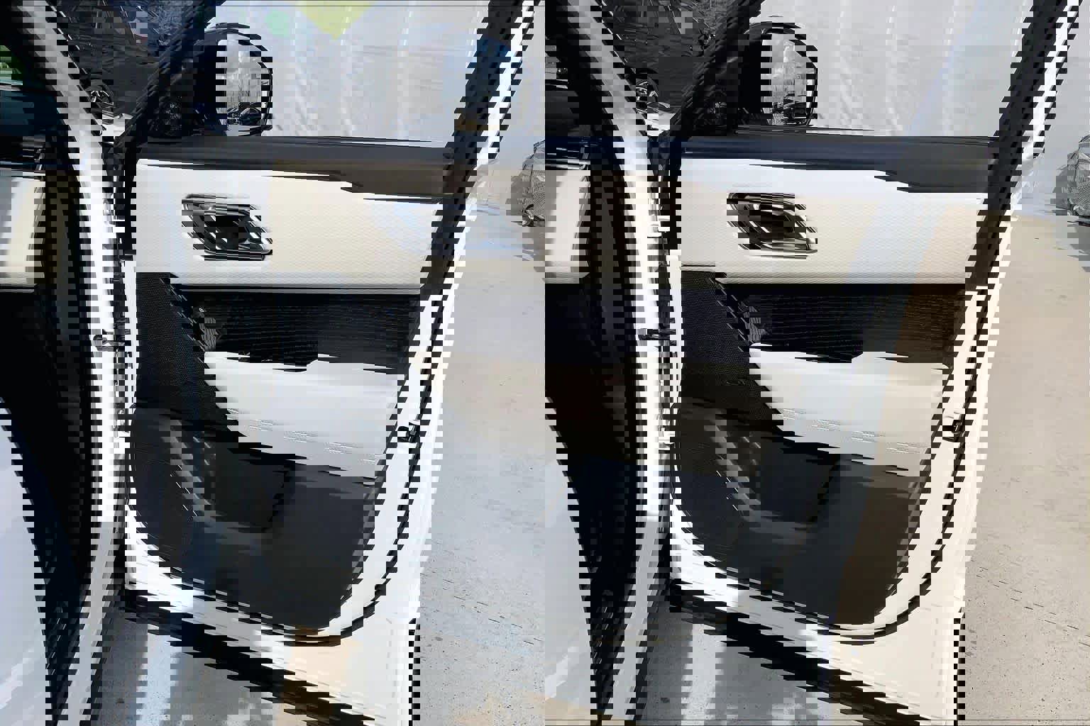 Used 2023 Land Rover Range Rover Velar R-Dynamic S image 26