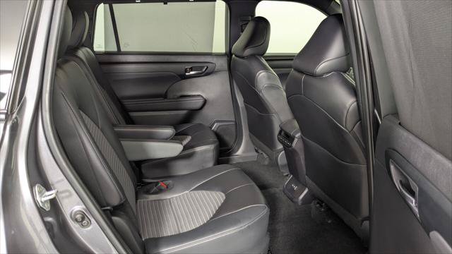 Used 2024 Toyota Highlander XSE FWD image 22