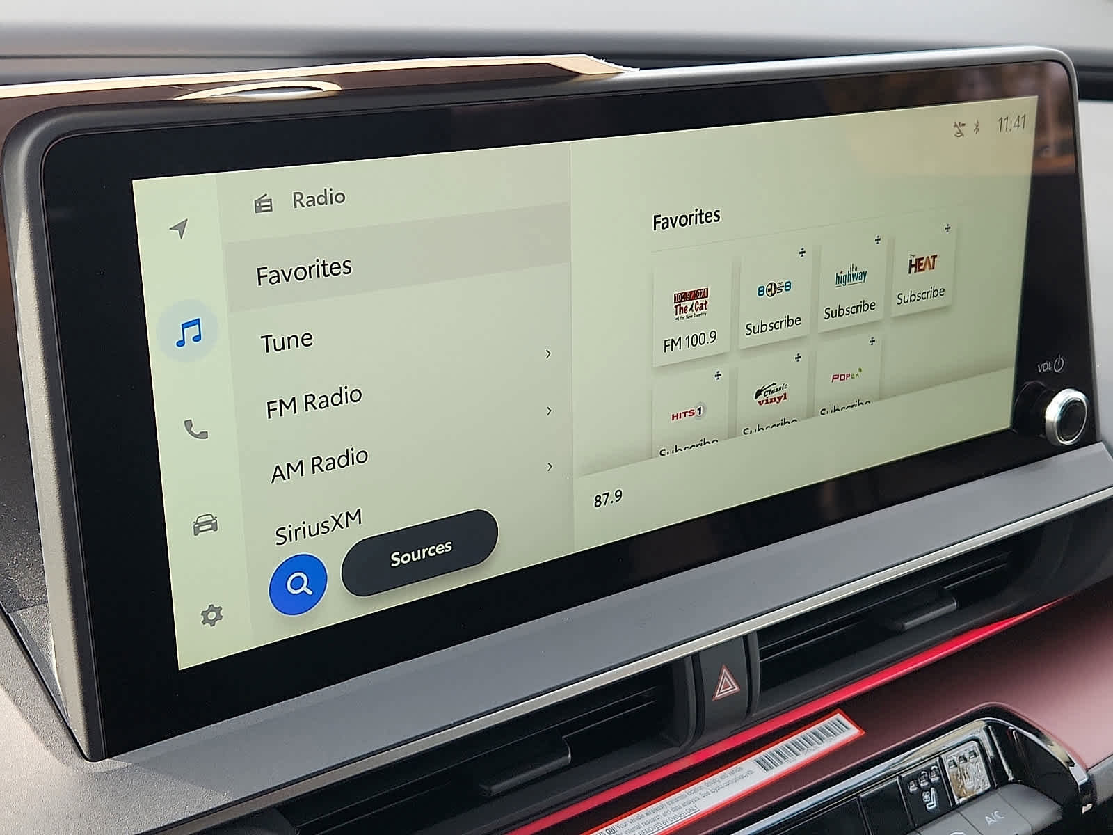 Used 2025 Toyota Prius Plug-In Hybrid w/ Limited Premium Package image 18