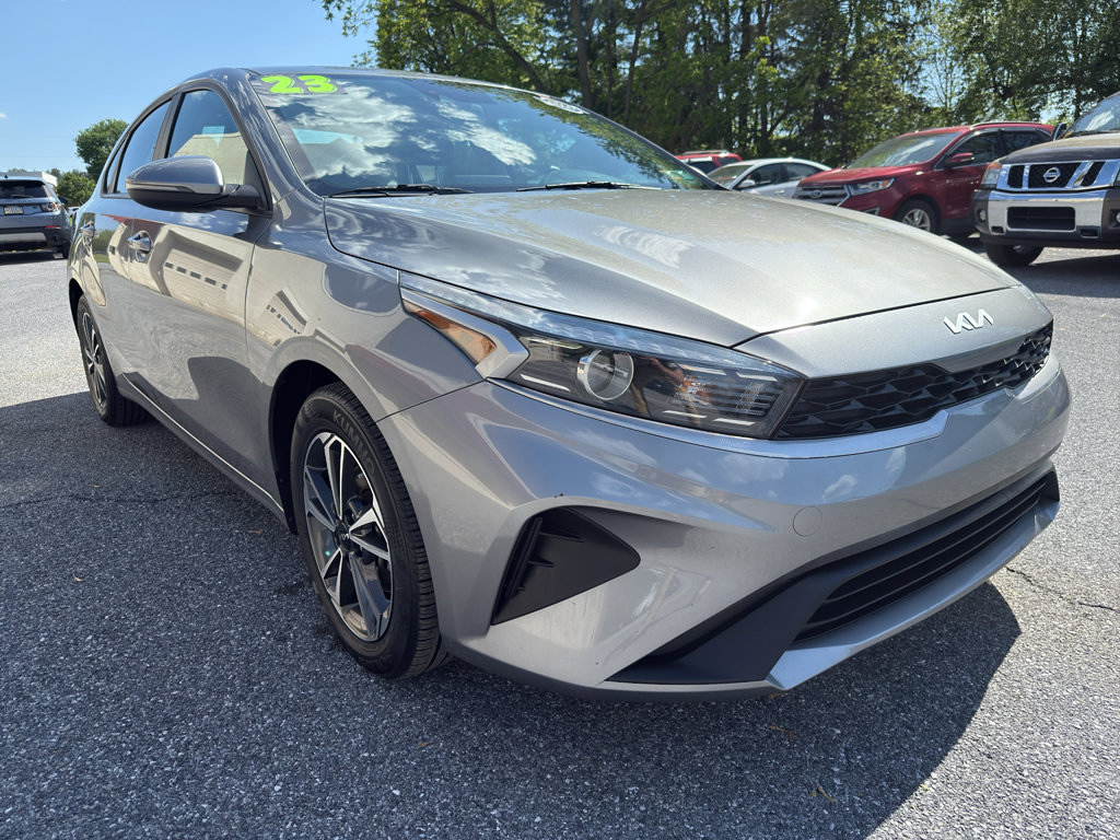 Used 2023 Kia Forte LXS w/ LXS Technology Package FWD image 7