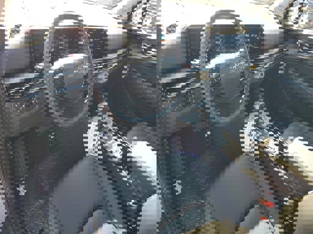 New 2026 Kia Sportage EX w/ EX Panorama Roof Package image 6