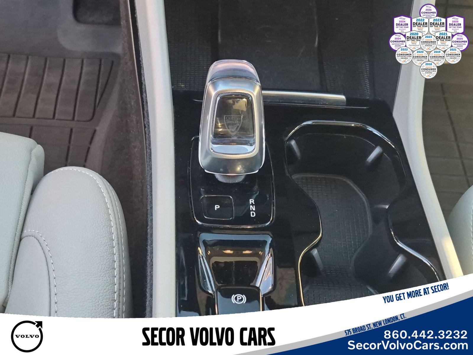 Used 2023 Volvo XC40 B5 Plus w/ Driver Assist Package AWD/4WD image 13