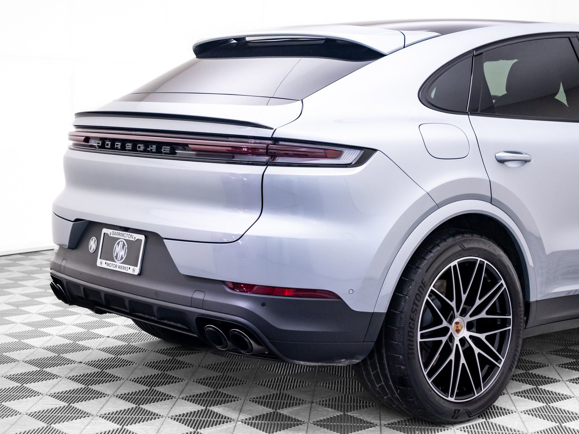 Certified 2025 Porsche Cayenne Coupe AWD/4WD image 38