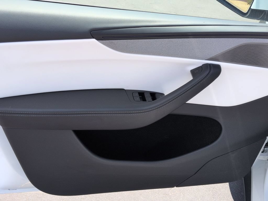 Used 2026 Tesla Model Y 2WD image 24
