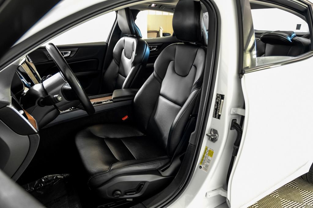 Used 2022 Volvo S60 B5 Inscription image 33