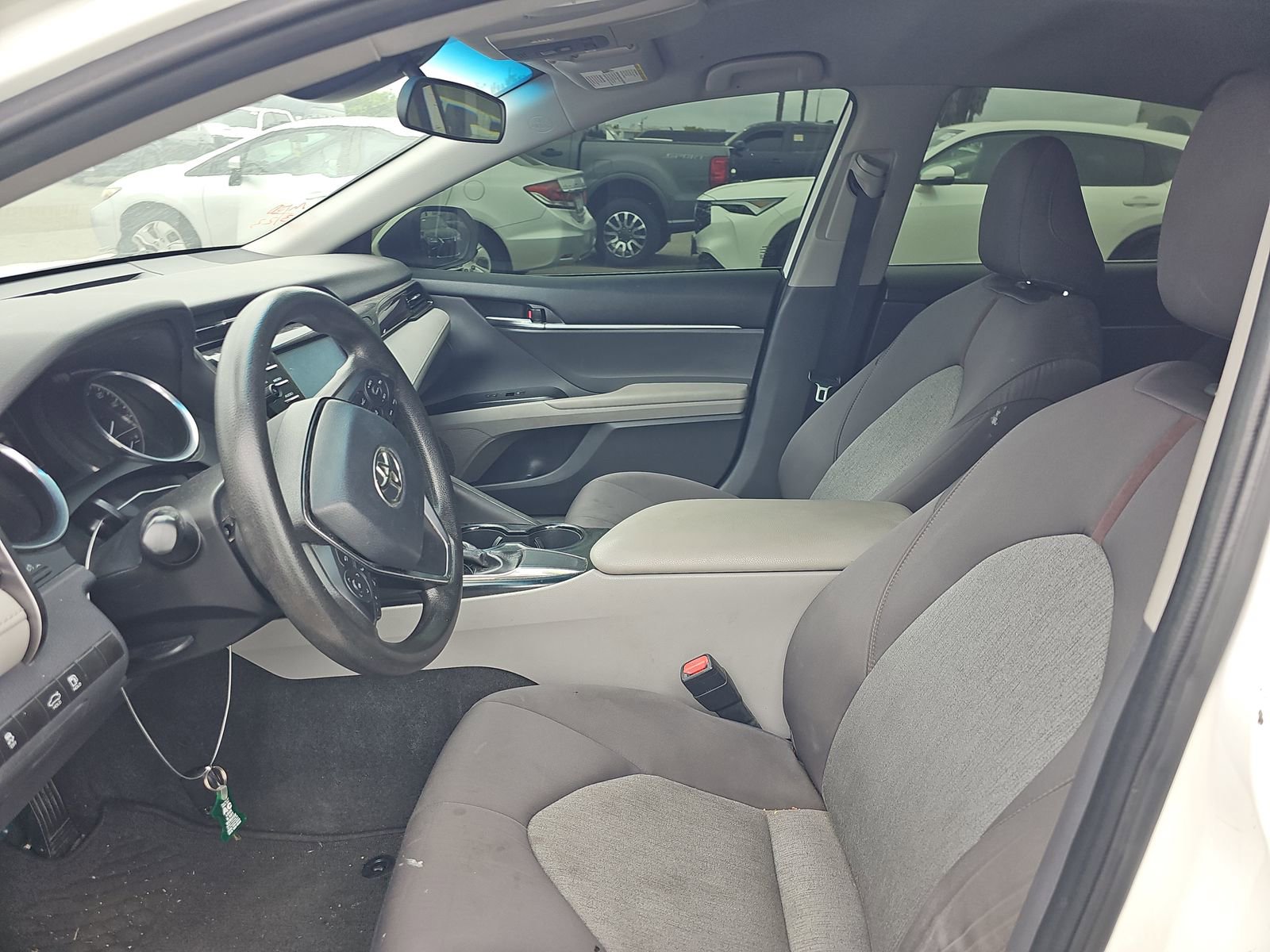 Used 2019 Toyota Camry LE w/ Carpet Mat Package FWD image 11