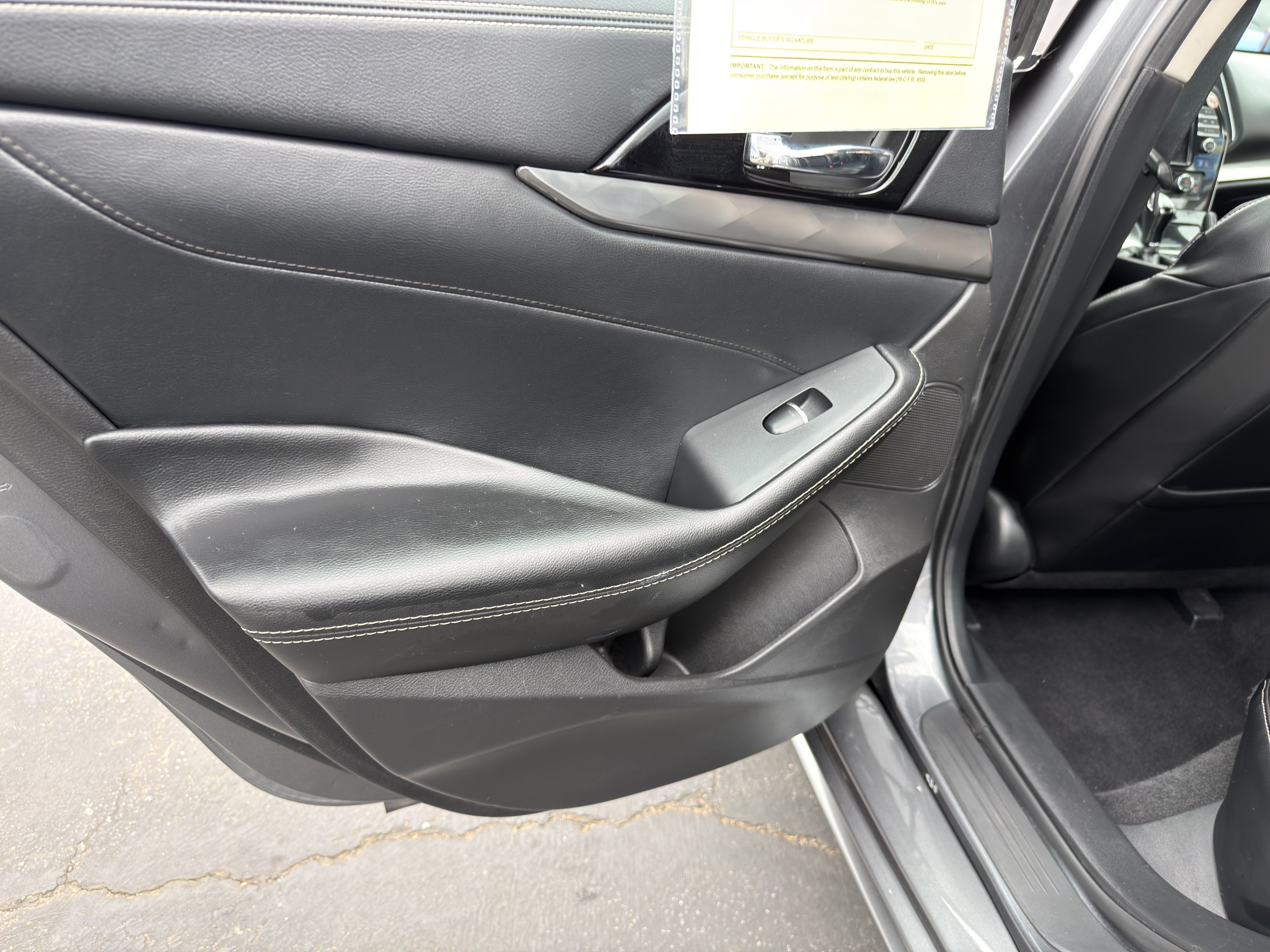 Used 2023 Nissan Maxima SV w/ Floor Mat Group FWD image 17