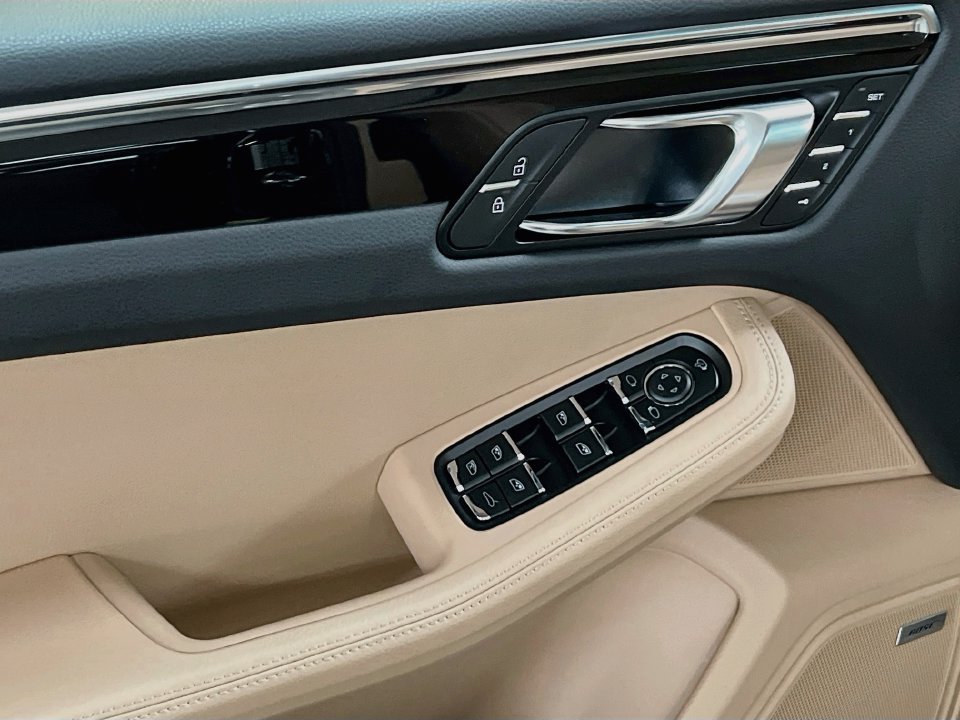 New 2026 Porsche Macan AWD/4WD image 20