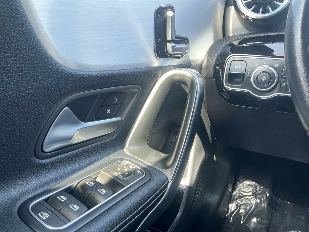 Used 2025 Mercedes-Benz CLA 250 image 20