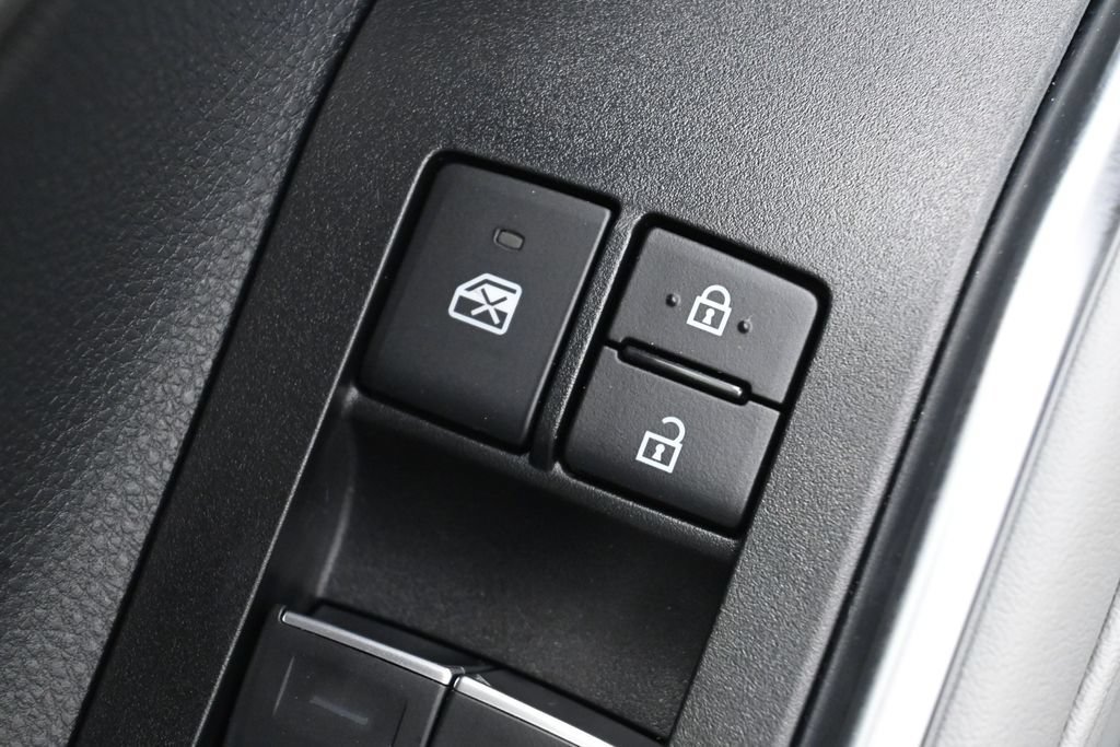 Certified 2026 Toyota Highlander Limited AWD/4WD image 13
