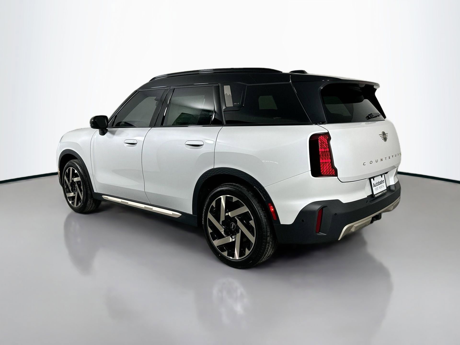 New 2025 MINI Cooper Countryman SE w/ Comfort Package Max image 9