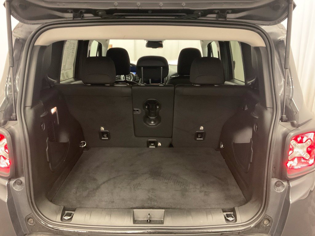 Used 2022 Jeep Renegade Trailhawk AWD/4WD image 32
