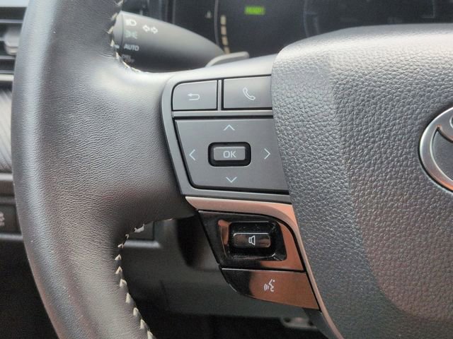 Used 2025 Toyota Camry SE w/ Convenience Package FWD image 16