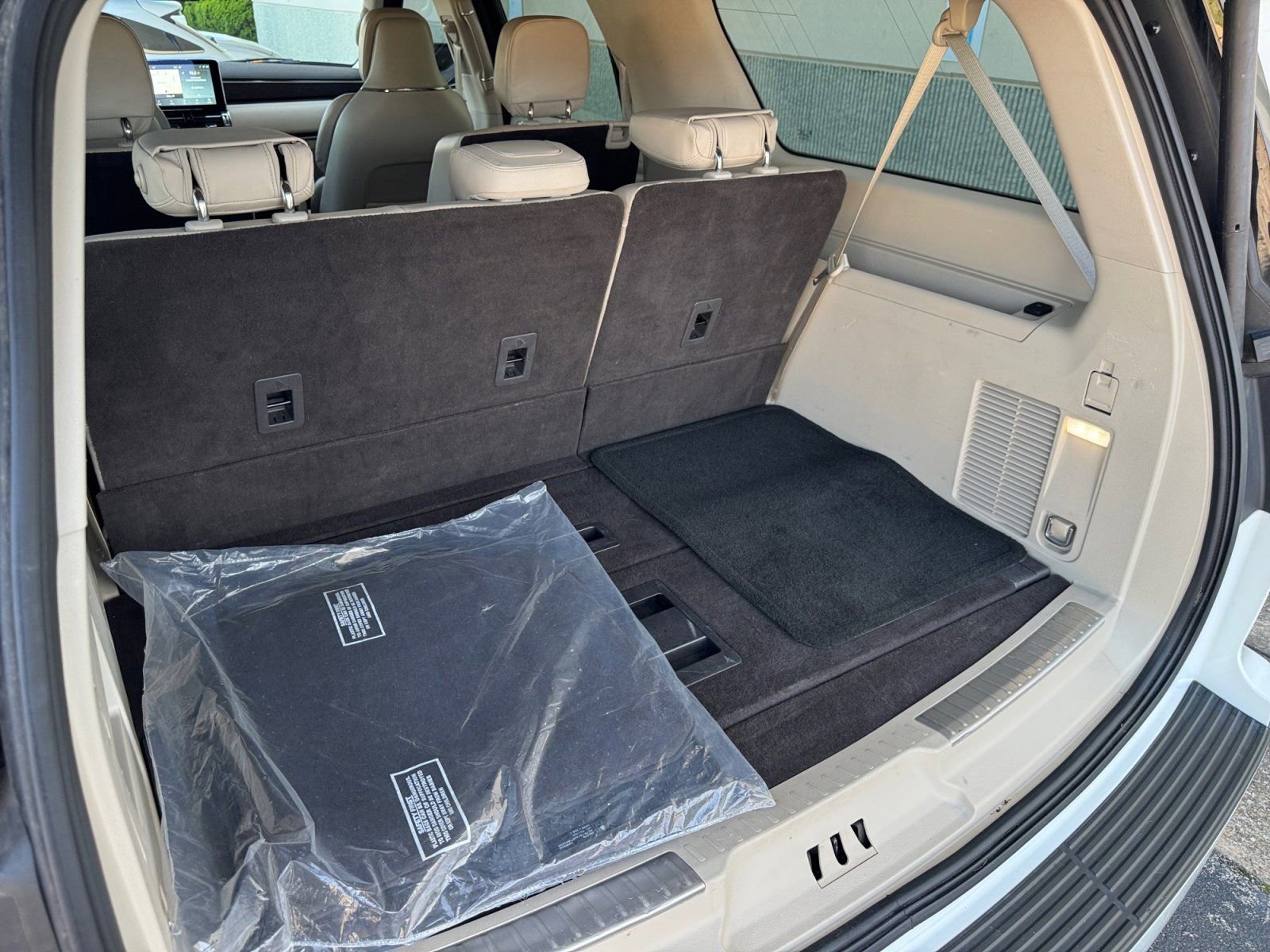 Used 2021 Lincoln Navigator L Reserve w/ Luxury Package image 17