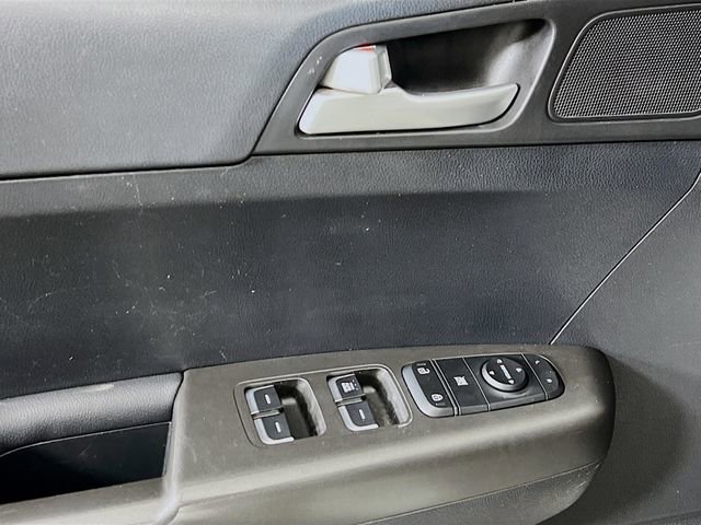 Used 2021 Kia Sportage LX image 9