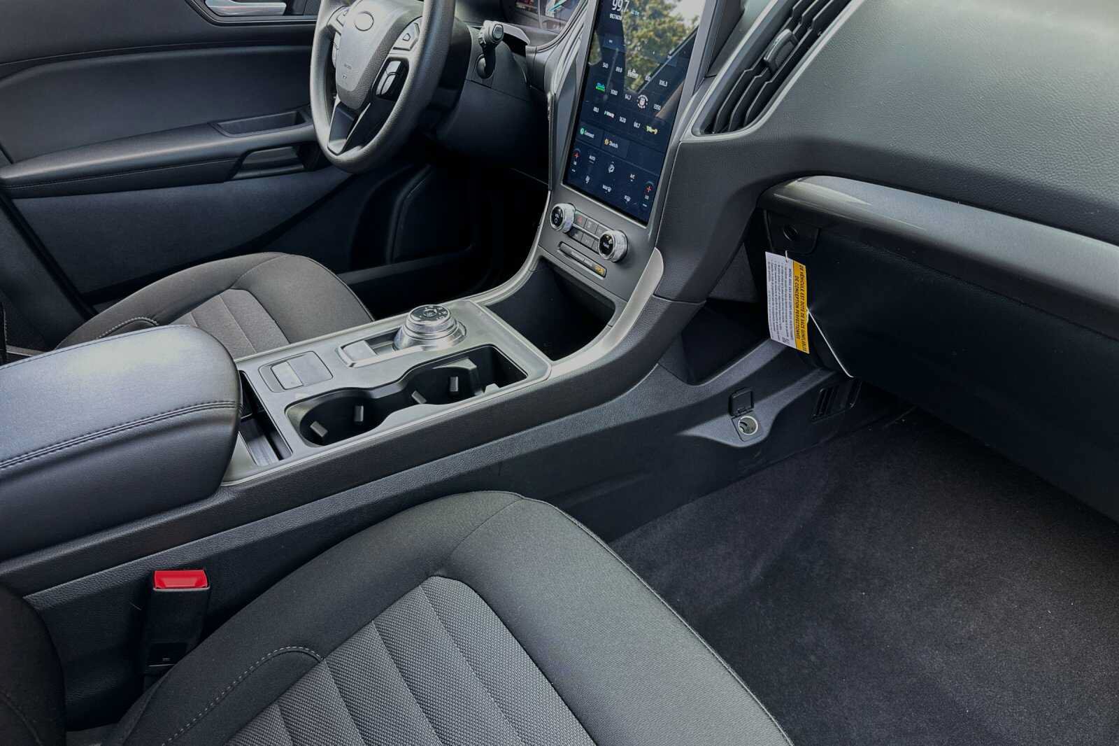 New 2024 Ford Edge SE w/ Black Appearance Package AWD/4WD image 13