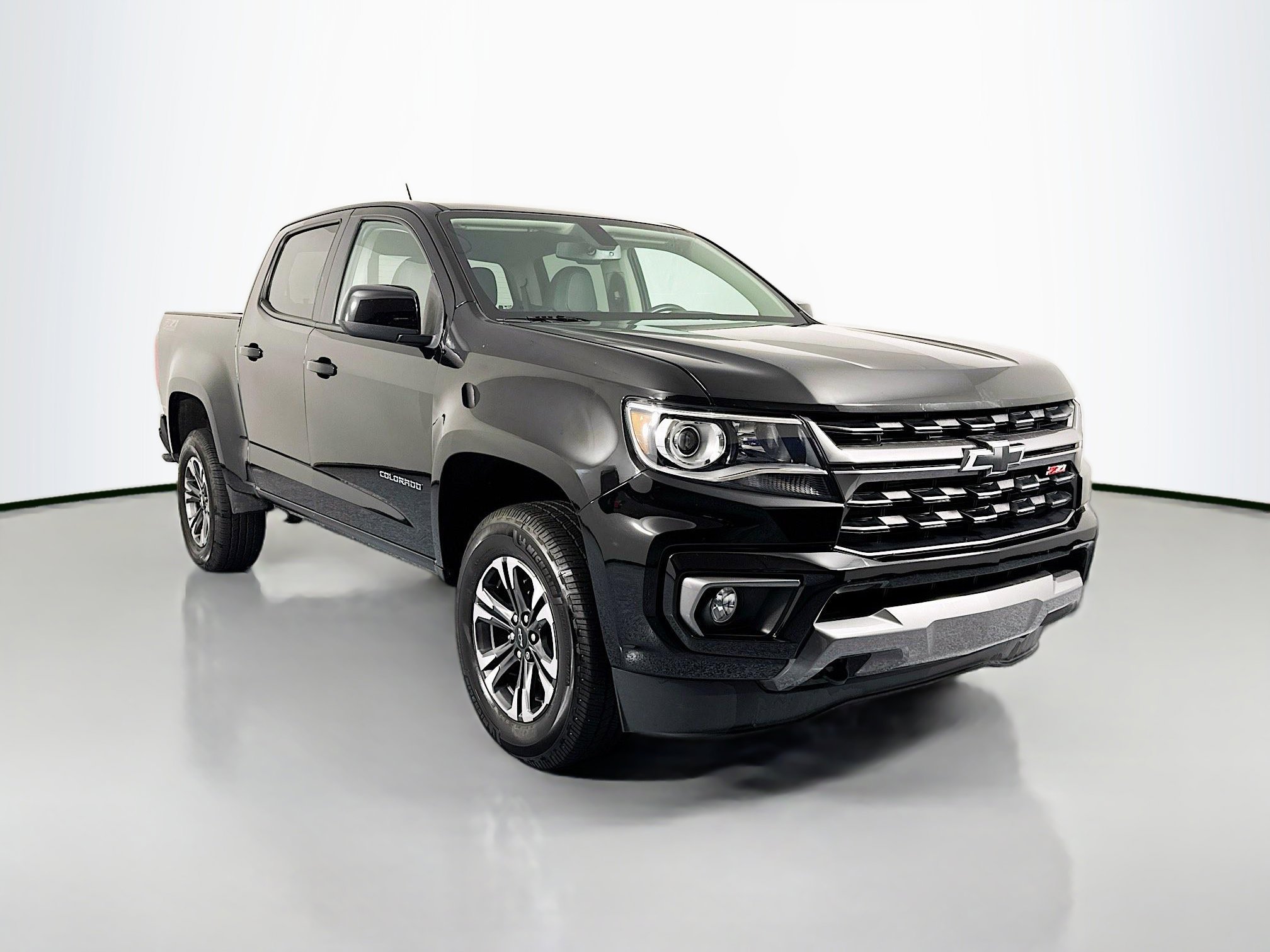Used 2022 Chevrolet Colorado Z71 AWD/4WD image 3