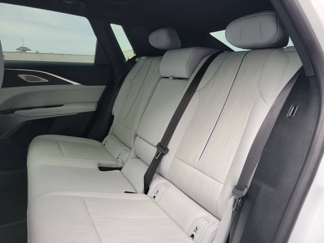 Certified 2024 Cadillac Lyriq Luxury AWD/4WD image 28