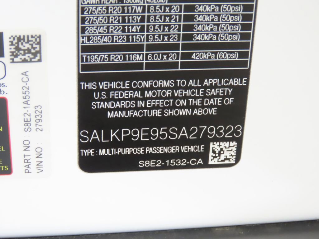 New 2025 Land Rover Range Rover SE image 32