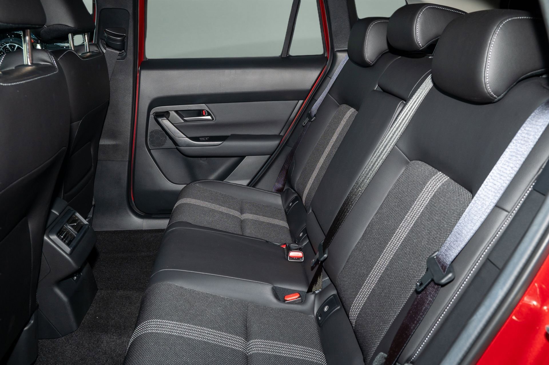 Used 2025 MAZDA CX-50 AWD 2.5 S w/ Weather Package image 7