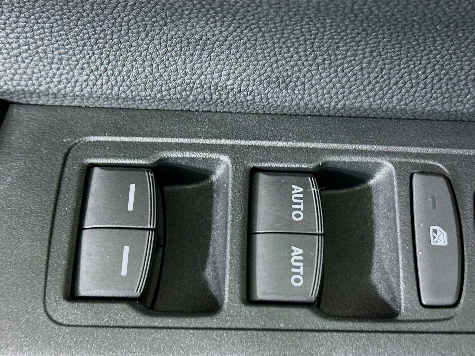 Used 2025 Honda CR-V Sport image 14