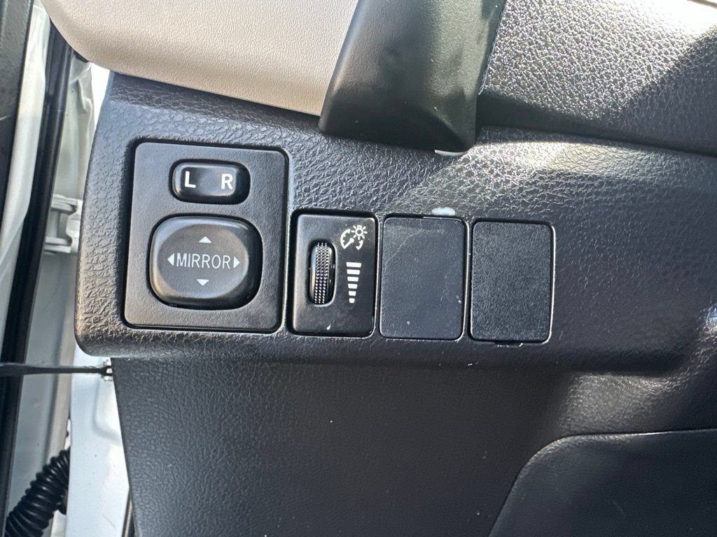 Used 2019 Toyota Corolla LE FWD image 13