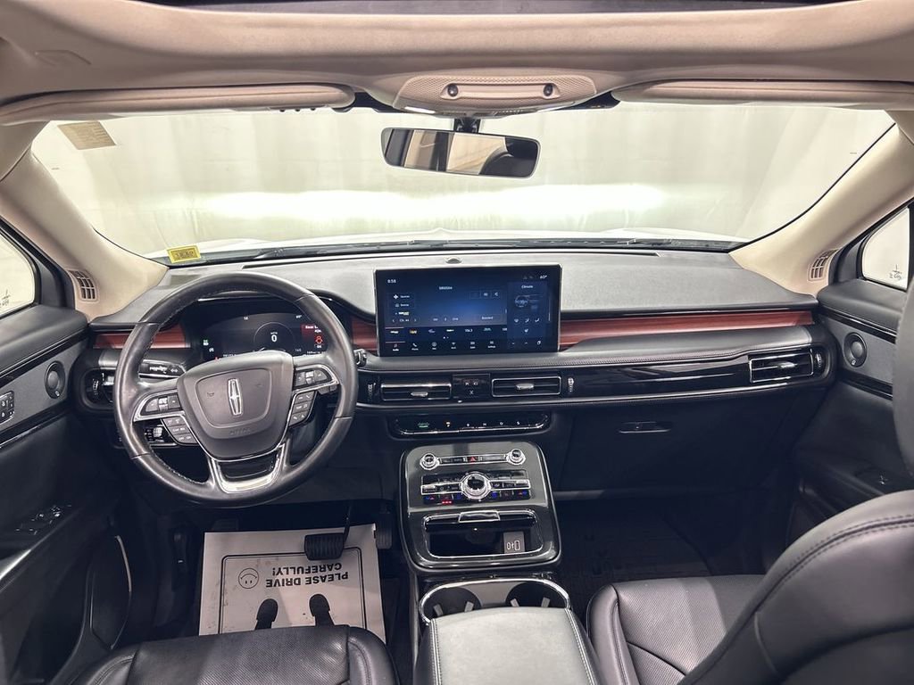 Used 2022 Lincoln Nautilus Reserve w/ Luxury Package image 19