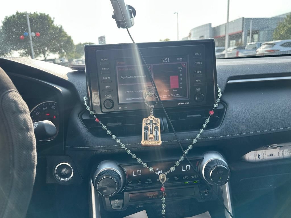 Used 2022 Toyota RAV4 XLE FWD image 4