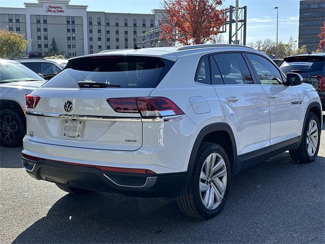 Used 2020 Volkswagen Atlas Cross Sport SE w/ Panoramic Sunroof Package video 2