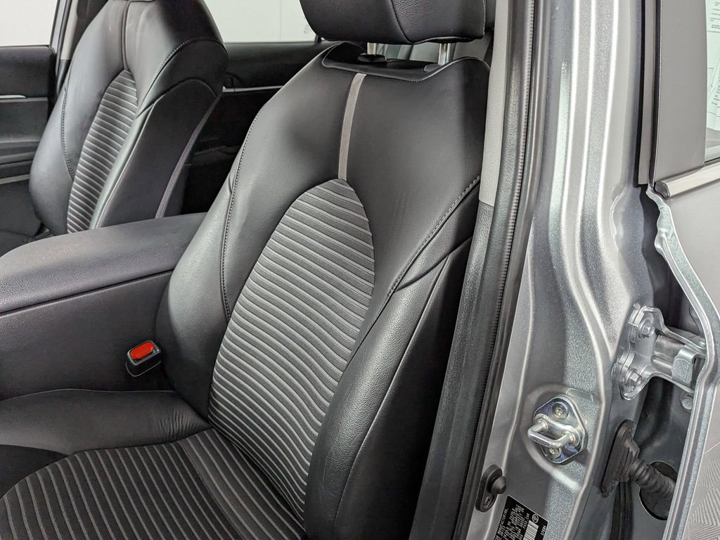 Used 2023 Toyota Camry SE image 17