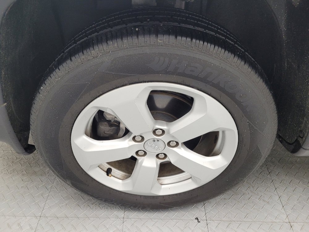 Used 2019 Jeep Compass Latitude w/ Cold Weather Group image 31