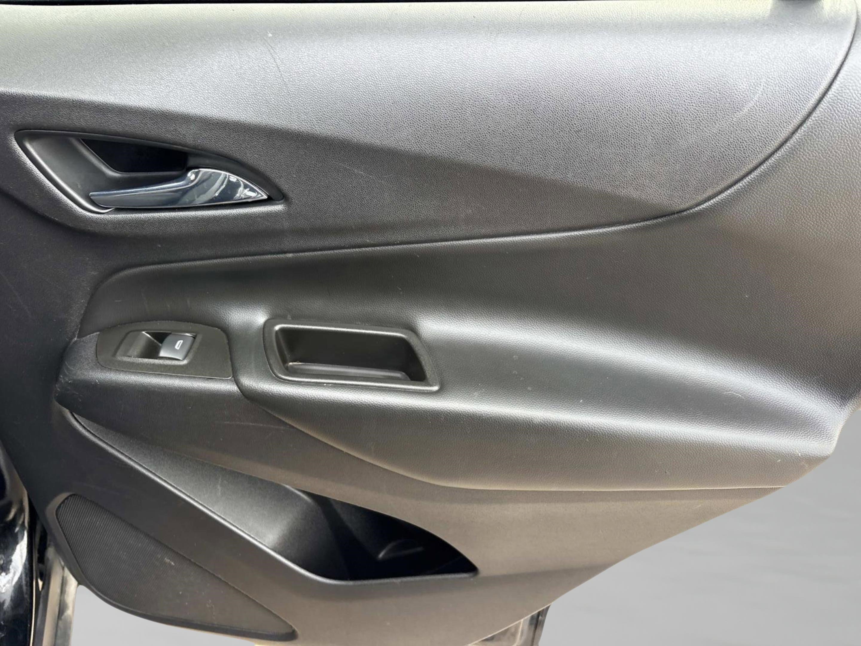 Used 2020 Chevrolet Equinox LT image 19