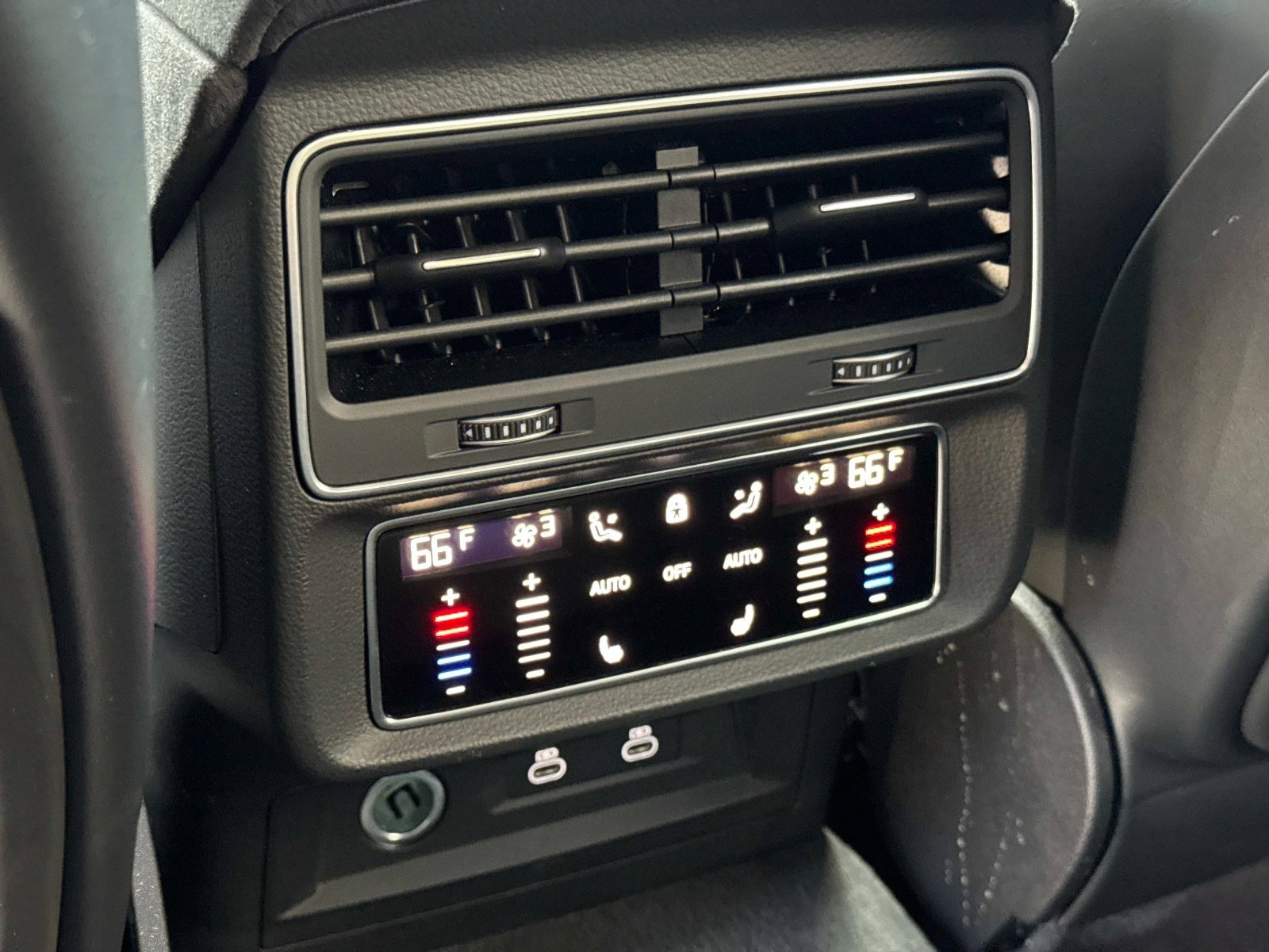 Used 2024 Audi RS Q8 image 35