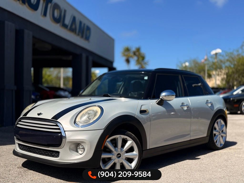 Used 2015 MINI Cooper 4-Door Hardtop image 1