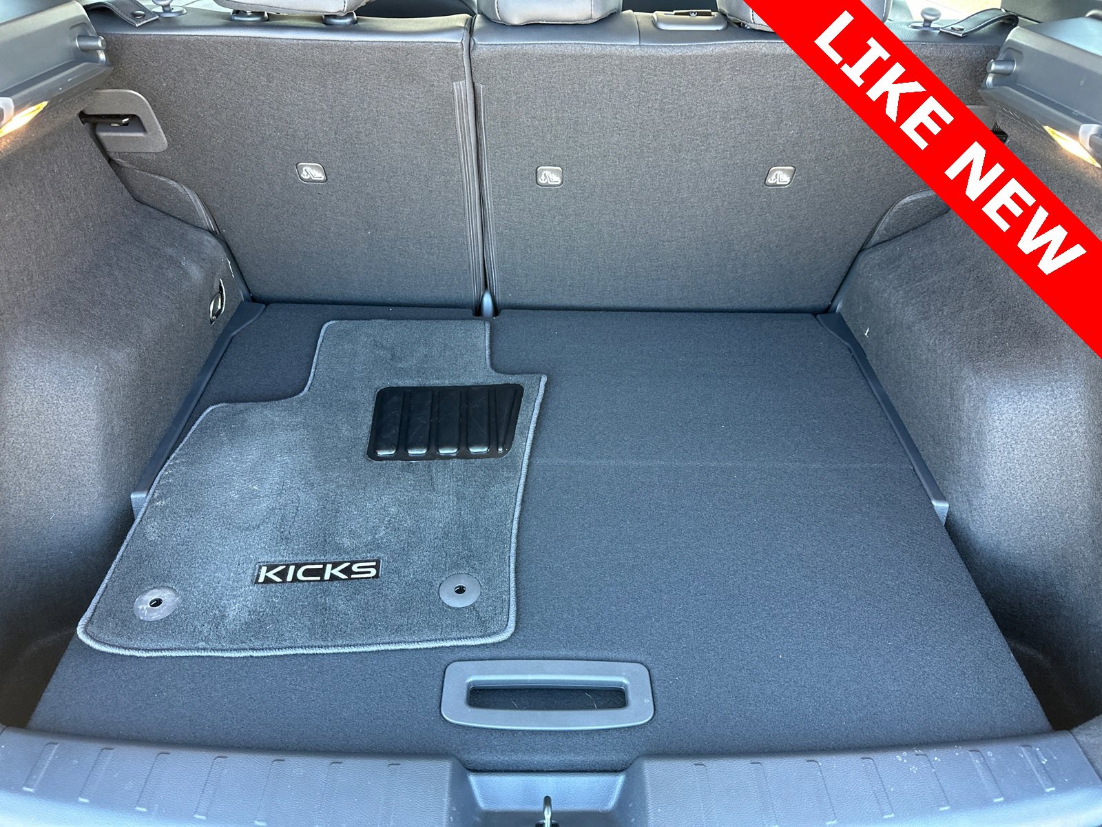 Certified 2025 Nissan Kicks SR image 18