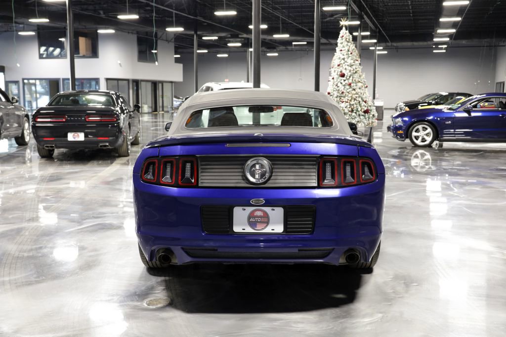 Used 2013 Ford Mustang Premium RWD image 15