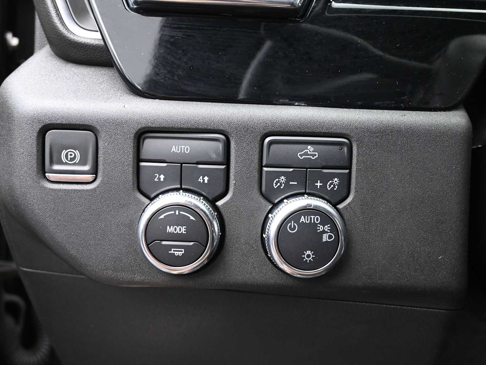 Used 2024 GMC Sierra 1500 SLE AWD/4WD image 16