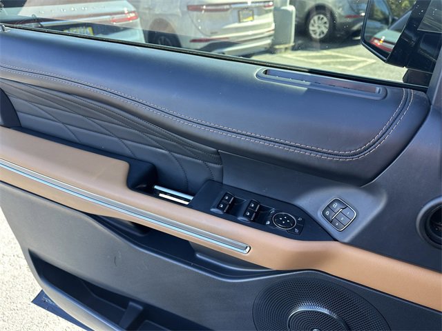 Certified 2022 Ford Expedition Max Platinum image 31