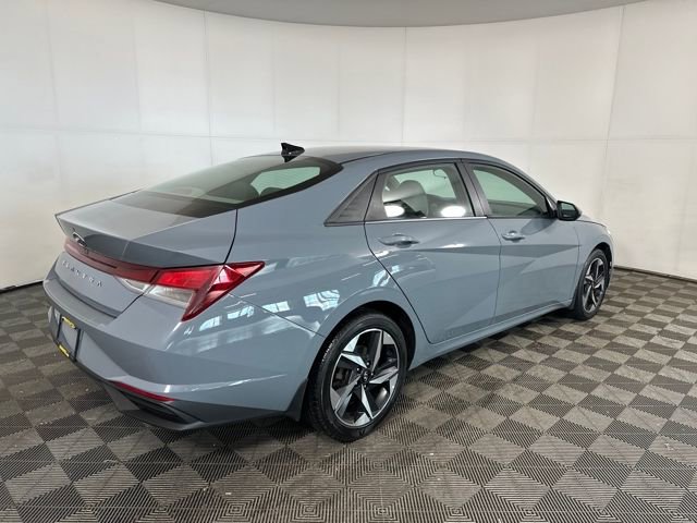 Certified 2023 Hyundai Elantra SEL w/ Convenience Package image 3