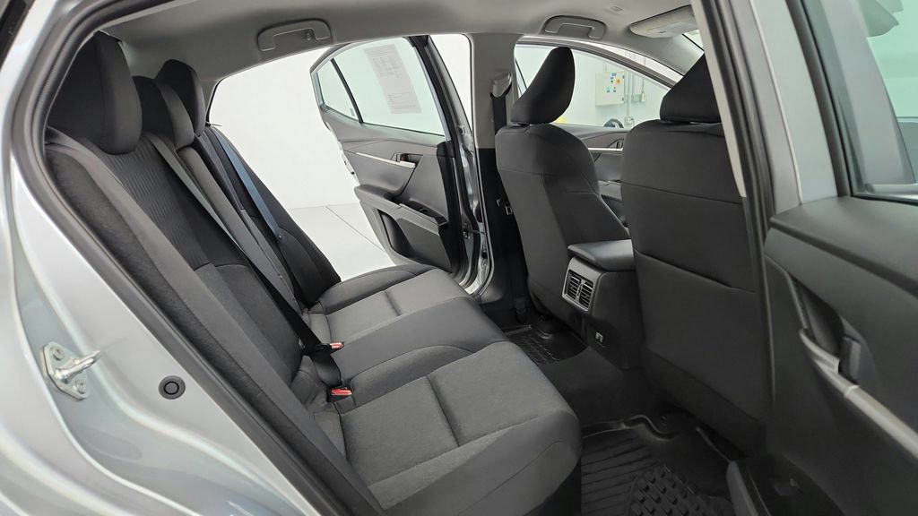Used 2025 Toyota Camry LE AWD/4WD image 18
