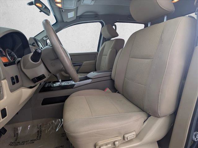 Used 2015 Nissan Titan SV w/ SV Value Truck Package RWD image 11