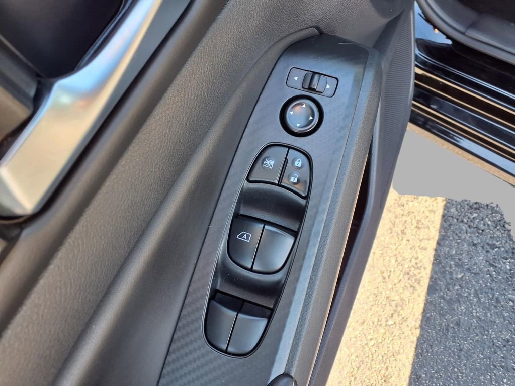 Used 2025 Nissan Altima 2.5 SV image 18