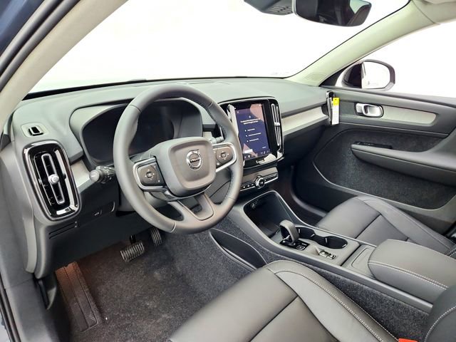 New 2026 Volvo XC40 B5 Core w/ Climate Package image 16