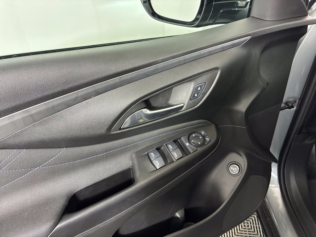 Used 2025 Buick Envista Sport Touring w/ Experience Buick Package FWD image 24