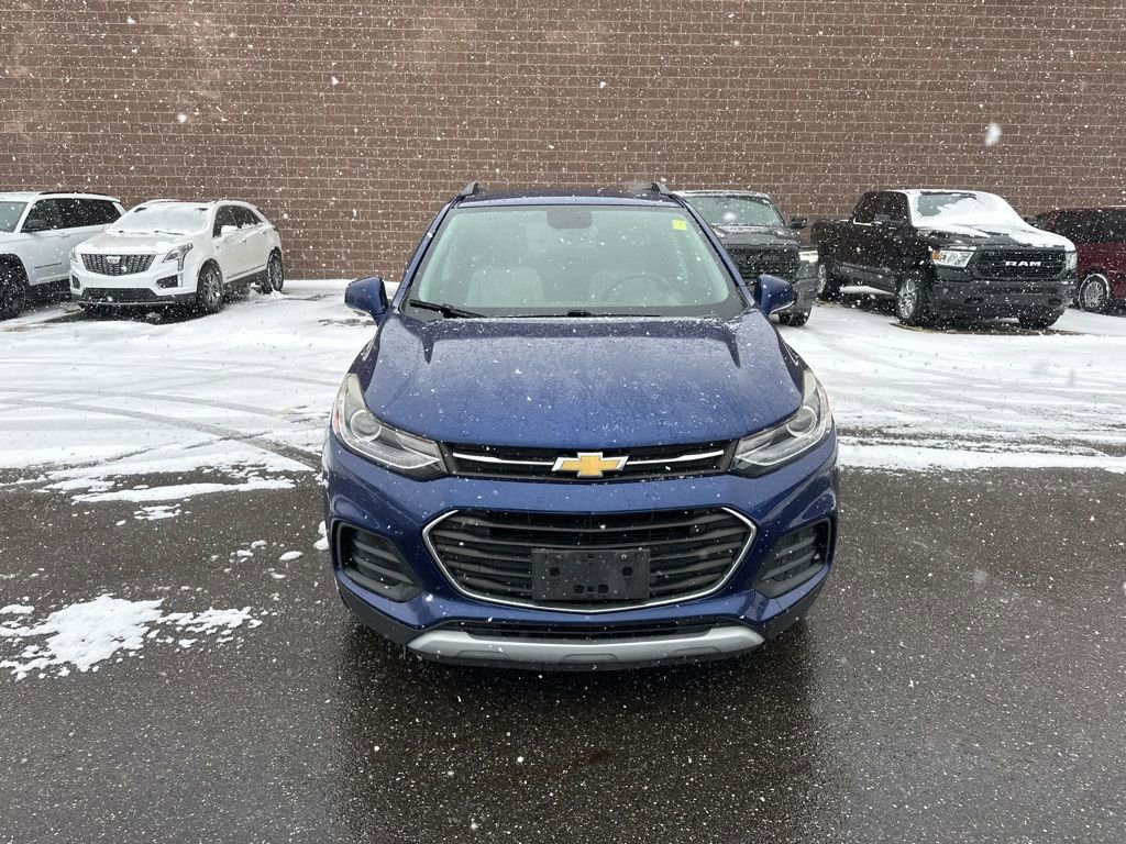 Used 2017 Chevrolet Trax LT w/ Sun & Sound Package image 4