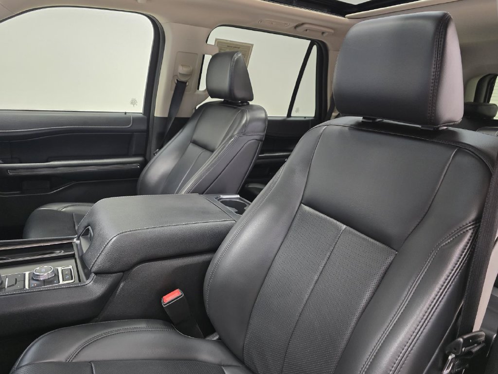 Used 2024 Ford Expedition XLT AWD/4WD image 29