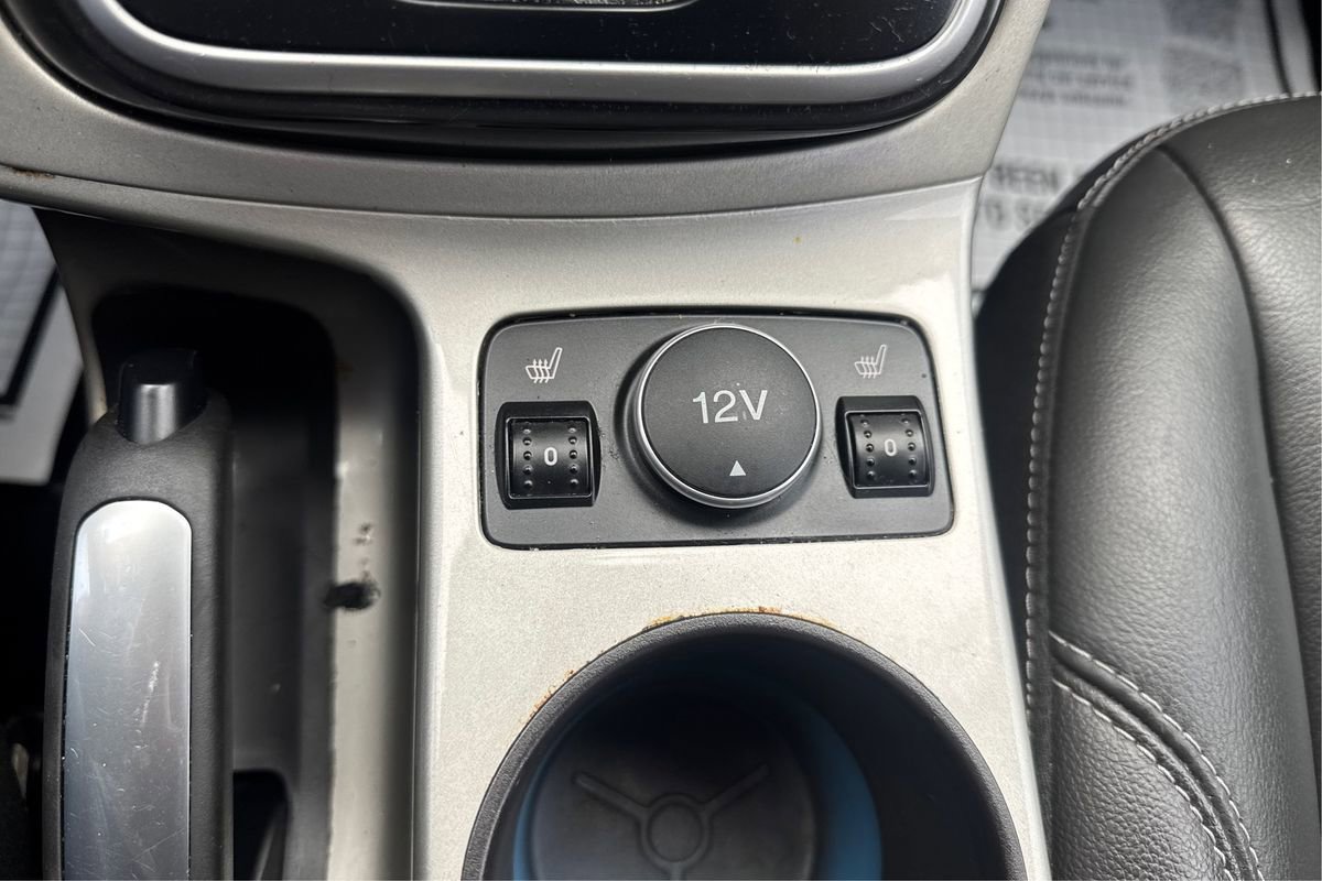 Used 2016 Ford C-MAX Energi SEL w/ Equipment Group 302A image 34