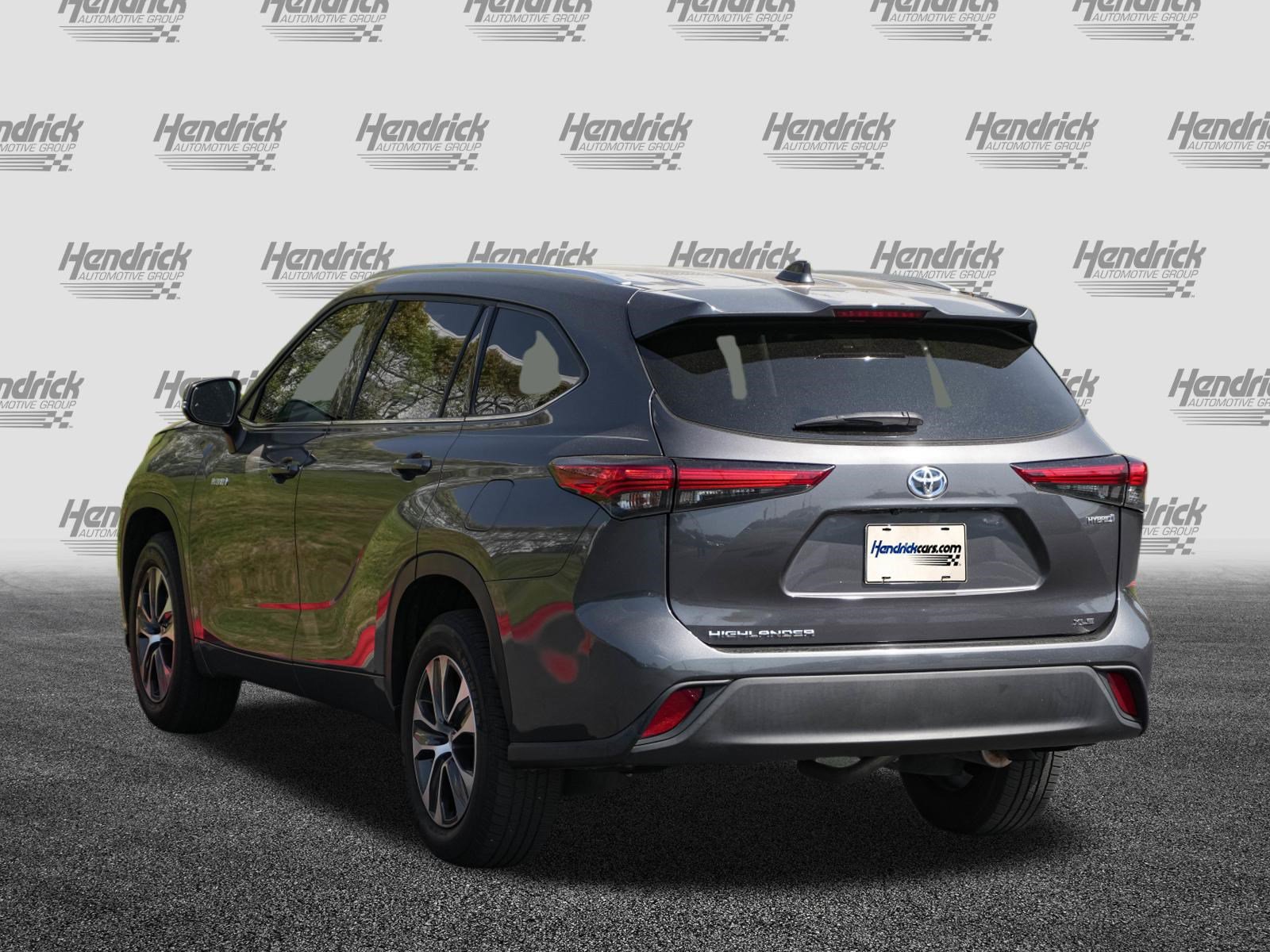 Used 2021 Toyota Highlander XLE FWD image 7